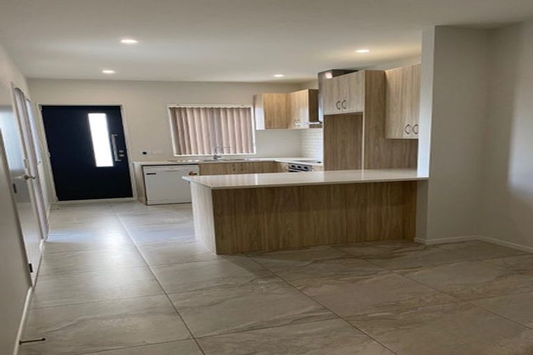 Photo of property in 9 Riroriro Close, Papakura, 2110