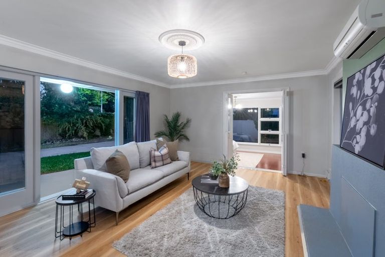 Photo of property in 223 Memorial Avenue, Burnside, Christchurch, 8053