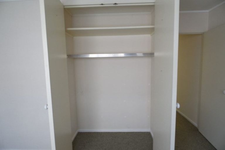 Photo of property in 72 Kingdale Road, Henderson, Auckland, 0610