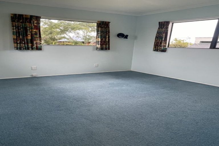 Photo of property in 102 Branch Road, Highlands Park, New Plymouth, 4312