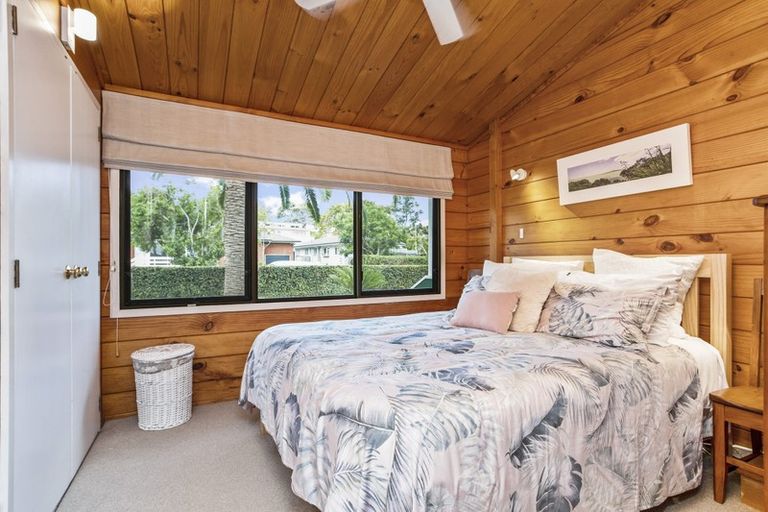 Photo of property in 3 Waterlea Avenue, Mangere Bridge, Auckland, 2022