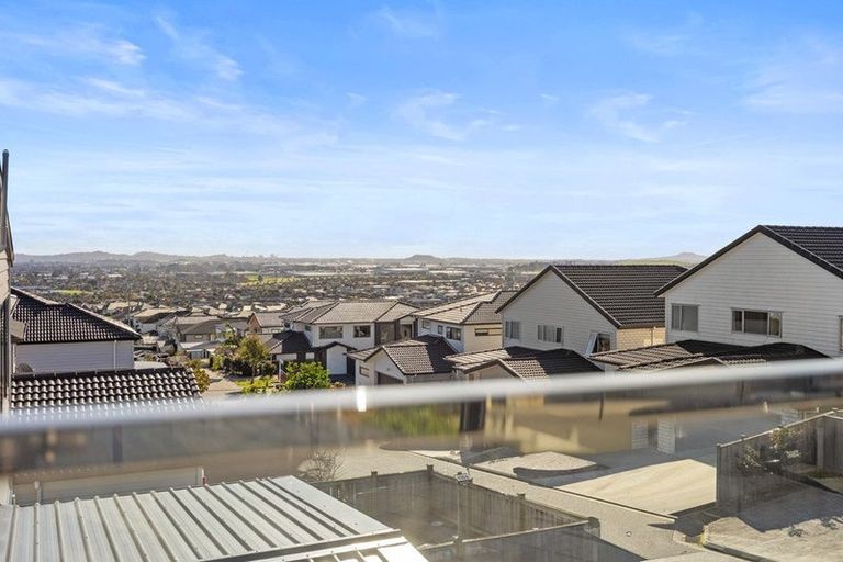 Photo of property in 16 Lime Hill Rise, Flat Bush, Auckland, 2019