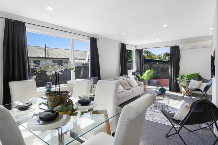 Photo of property in 1/103 Prestons Road, Redwood, Christchurch, 8051