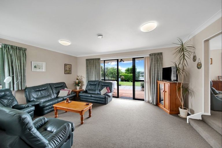 Photo of property in 11 Ash Place, Whalers Gate, New Plymouth, 4310