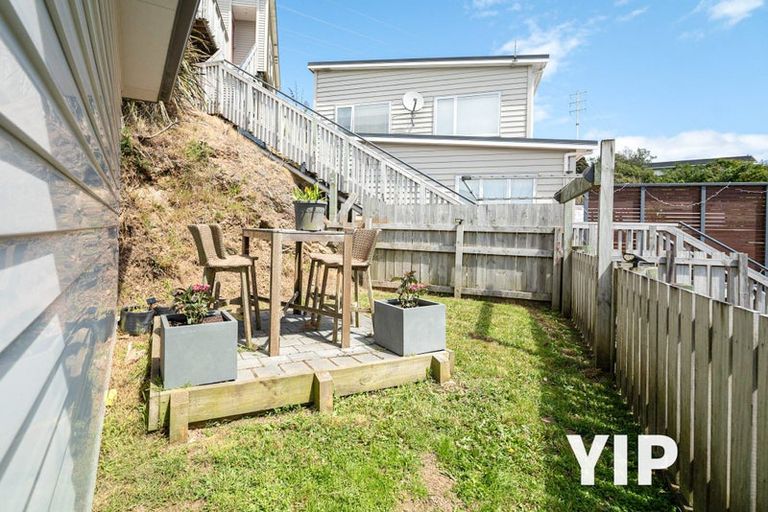 Photo of property in 110 Glanmire Road, Newlands, Wellington, 6037