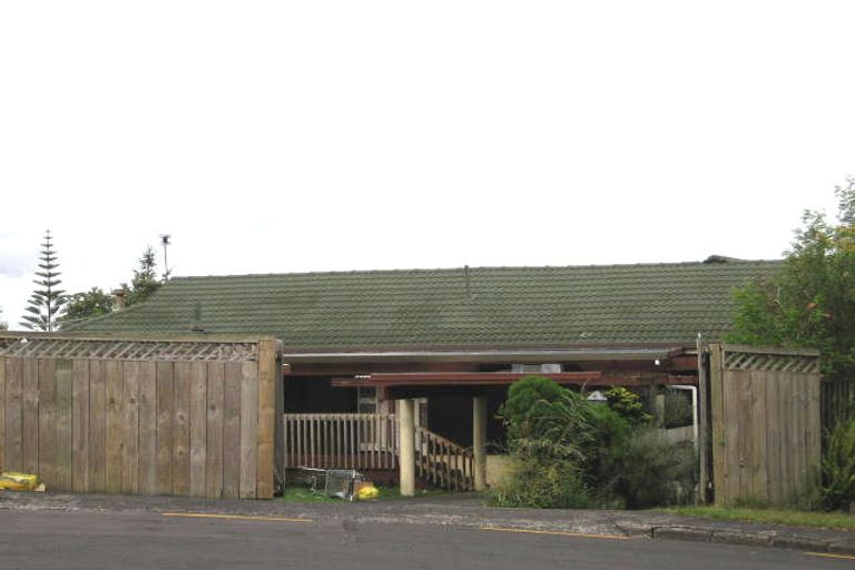 Photo of property in 13 Merville Avenue, Te Atatu South, Auckland, 0610