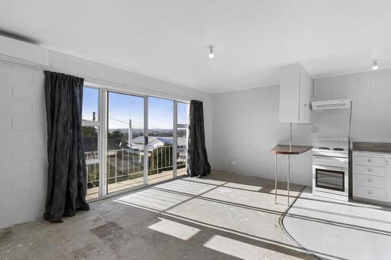 Photo of property in 40 West Coast Road, Glen Eden, Auckland, 0602