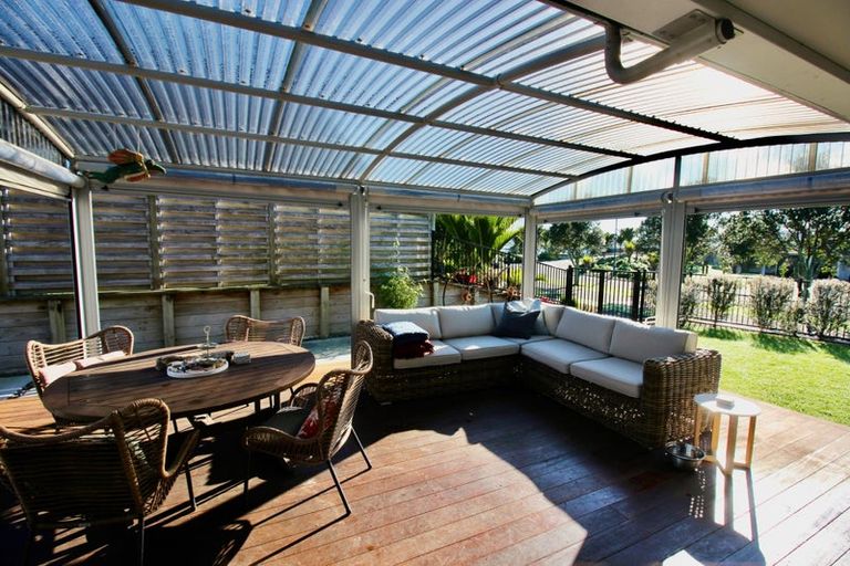 Photo of property in 2 Roseberry Place, Whitianga, 3510