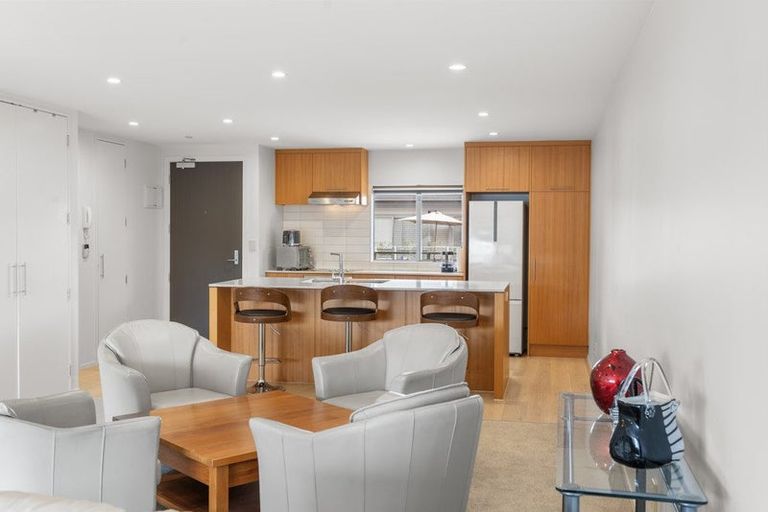 Photo of property in 307/252 Centreway Road, Orewa, 0931