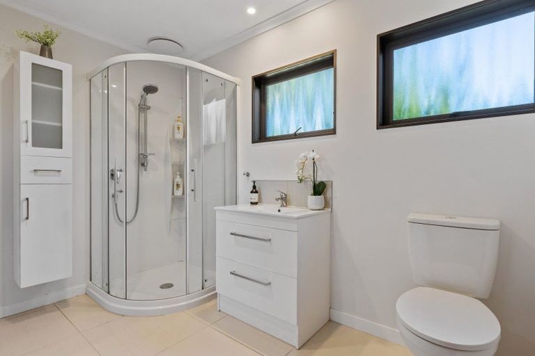 Photo of property in 17 Hind Place, Hokowhitu, Palmerston North, 4410