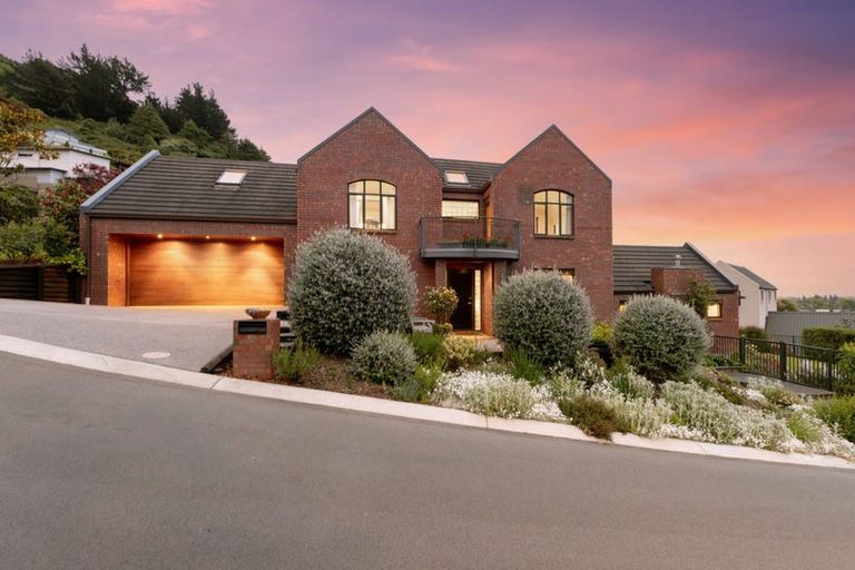 Photo of property in 2 Emerald Lane, Cashmere, Christchurch, 8022
