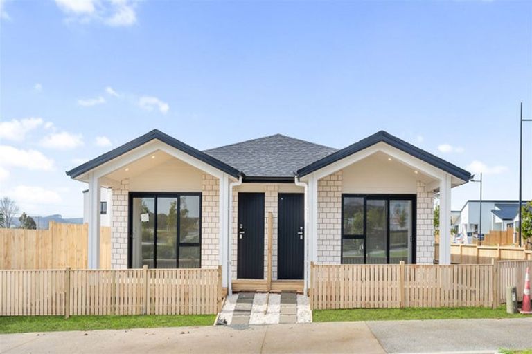 Photo of property in 10 Rorotu Avenue, Karaka, Papakura, 2113