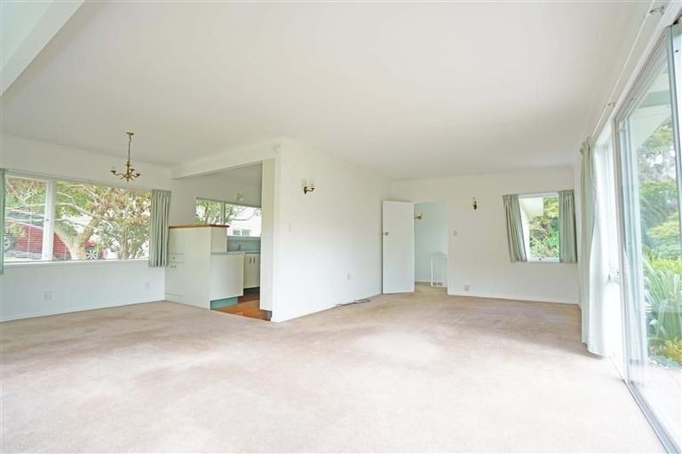 Photo of property in 8 Nicholson Place, Hillcrest, Auckland, 0627