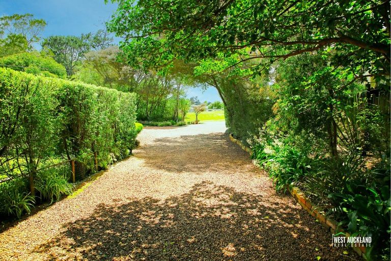 Photo of property in 623a Swanson Road, Swanson, Auckland, 0612