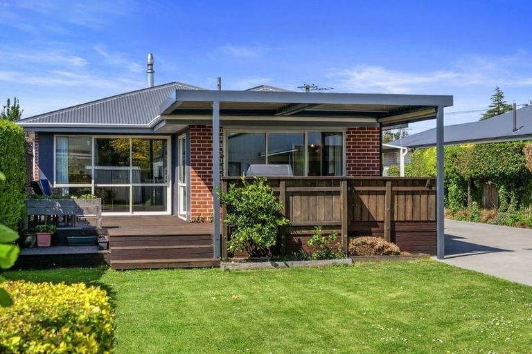 Photo of property in 24 Coniston Avenue, Ilam, Christchurch, 8041