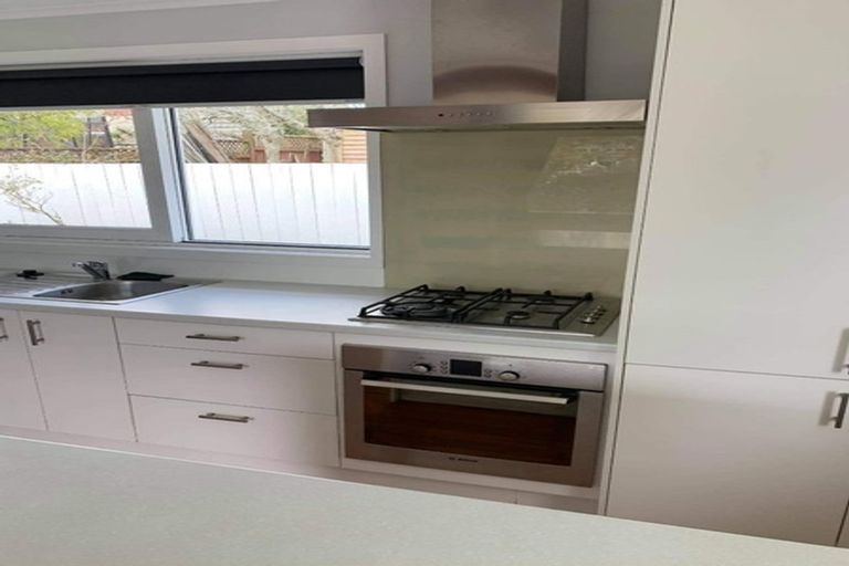 Photo of property in 2/50 Gordon Avenue, Milford, Auckland, 0620