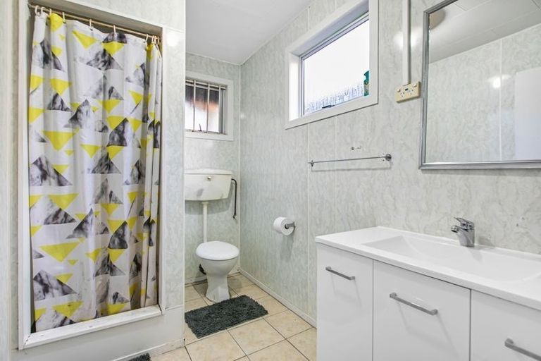 Photo of property in 11 Mail Avenue, Weymouth, Auckland, 2103