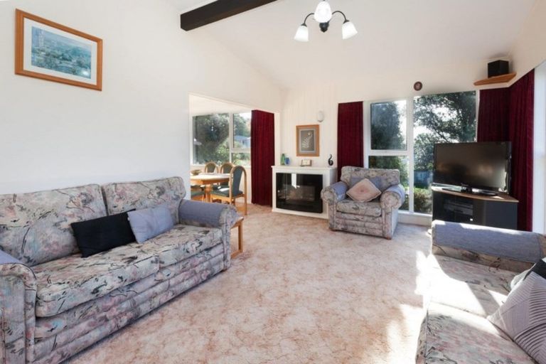 Photo of property in 4 Makora Grove, Paremata, Porirua, 5024