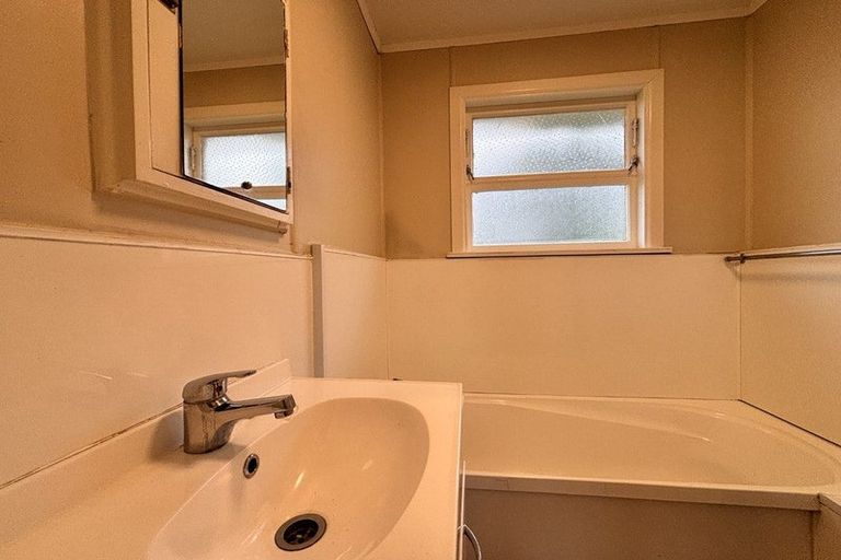 Photo of property in 8 Arnhem Place, Pukekohe, 2120