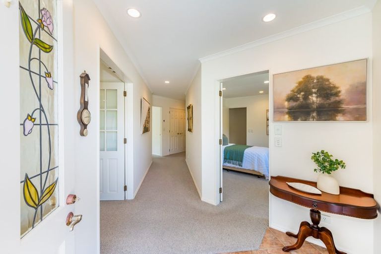 Photo of property in 25 Awanui Drive, Waikanae, 5036