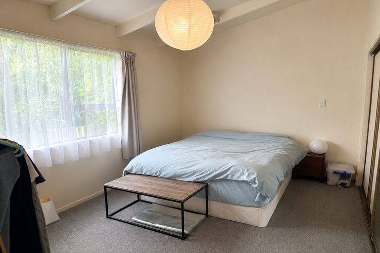 Photo of property in 31 Staincross Street, Green Bay, Auckland, 0604