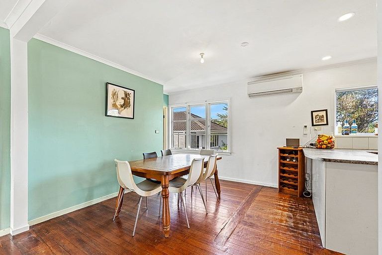 Photo of property in 6 Glengarry Road, Glen Eden, Auckland, 0602