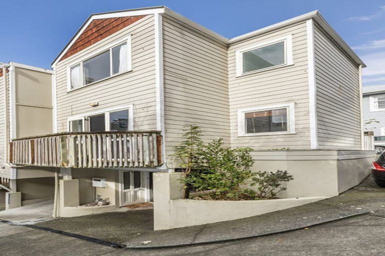 Photo of property in 4/14a Glenmore Street, Thorndon, Wellington, 6011