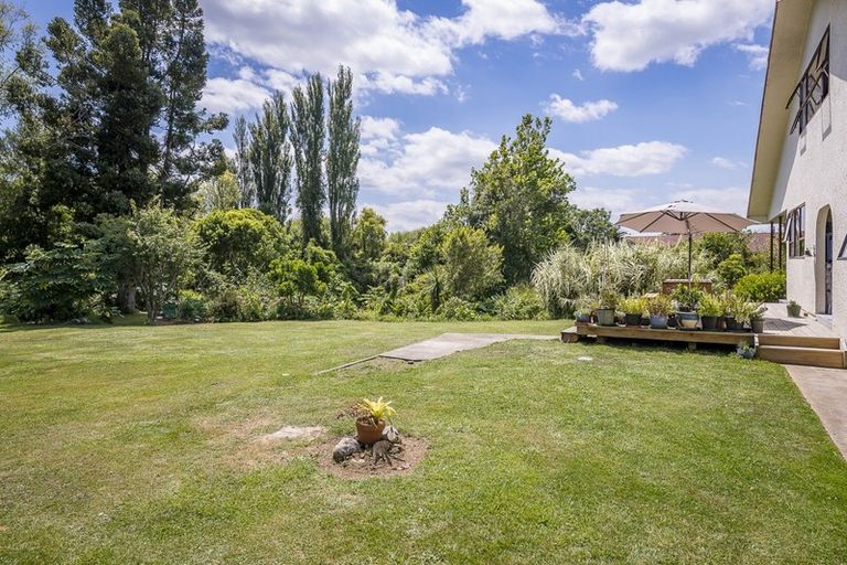 Photo of property in 531 Kawiu Road, Levin, 5572