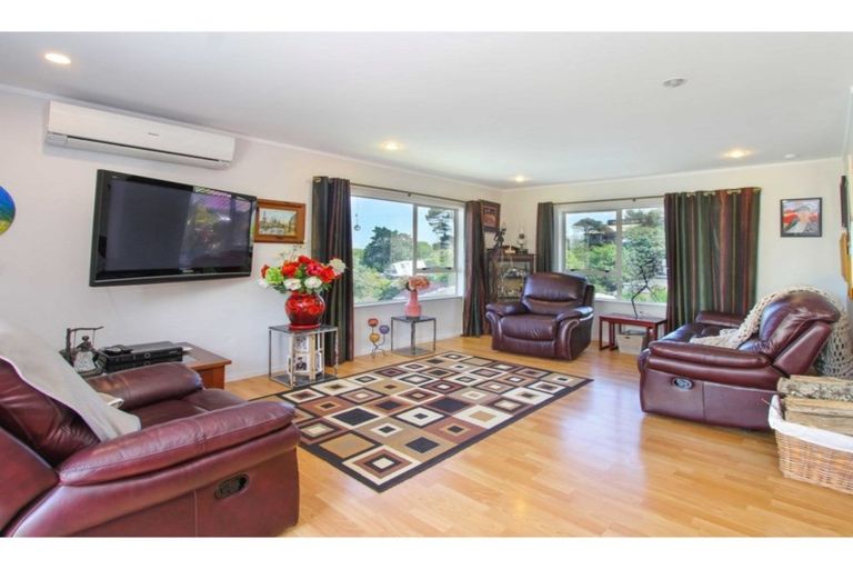 Photo of property in 1/272 Glamorgan Drive, Northcross, Auckland, 0630