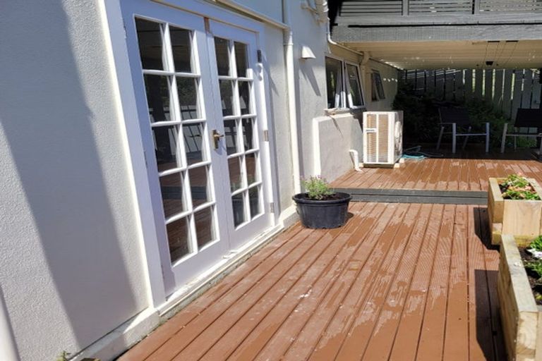 Photo of property in 13 Oku Street, Island Bay, Wellington, 6023