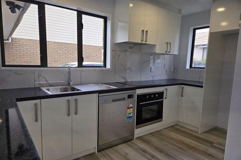 Photo of property in 1/31 Whiteleigh Avenue, Addington, Christchurch, 8024