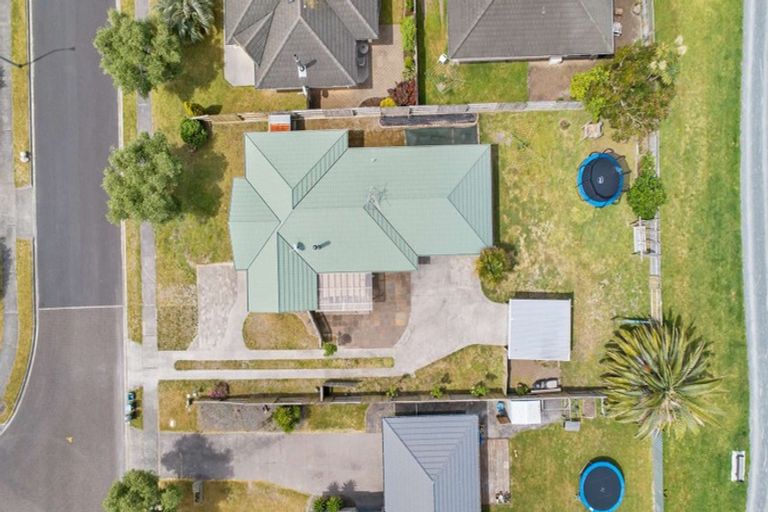 Photo of property in 27 Corinth Grove, Papamoa Beach, Papamoa, 3118