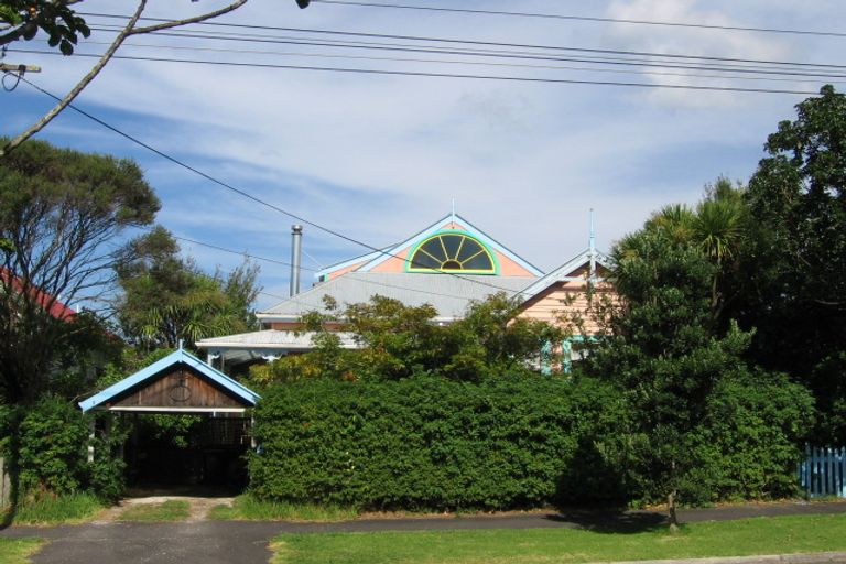 Photo of property in 26 Summer Street, Stanley Point, Auckland, 0624