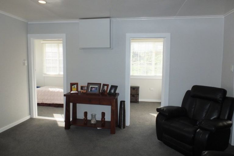 Photo of property in 9 Warren Street, Foxton Beach, Foxton, 4815