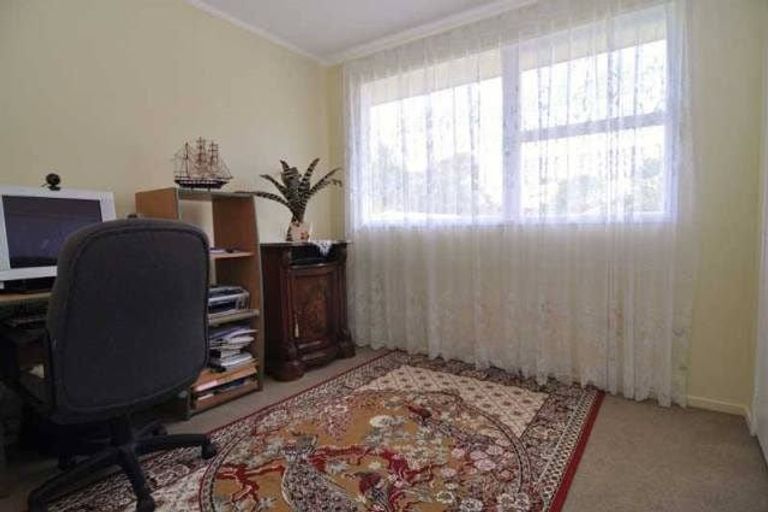 Photo of property in 34 Riverpark Crescent, Henderson, Auckland, 0610