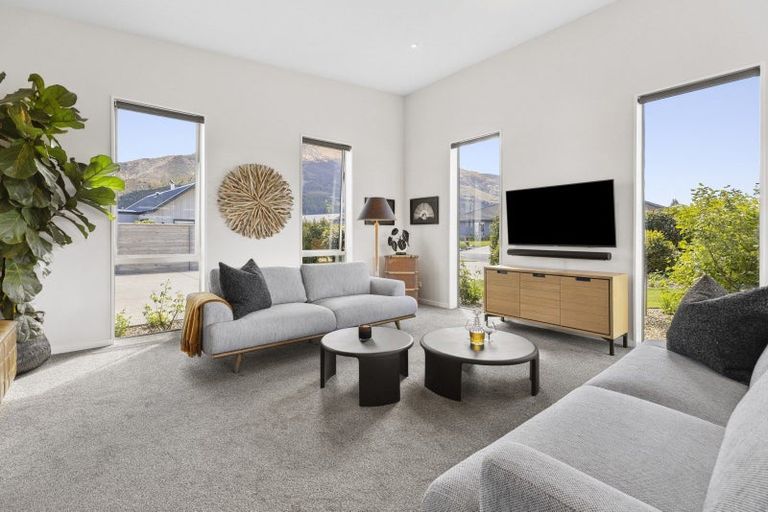 Photo of property in 10 Teal Place, Lake Hawea, Wanaka, 9382