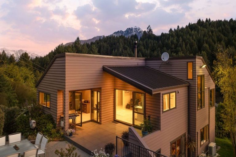 Photo of property in 664a Glenorchy-queenstown, Closeburn, Queenstown, 9371