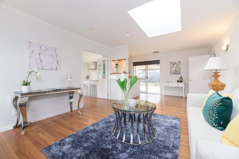 Photo of property in 595 Great South Road, Rosehill, Papakura, 2113