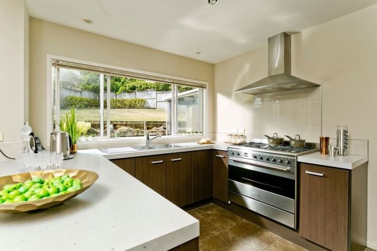 Photo of property in 51 Kittiwake Drive, Schnapper Rock, Auckland, 0632