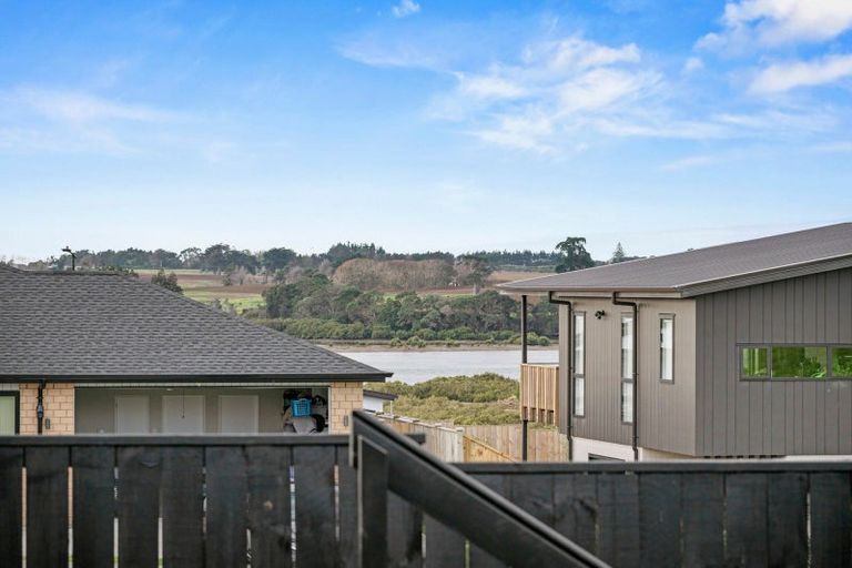 Photo of property in 42 Opouatu Avenue, Glenbrook, 2681