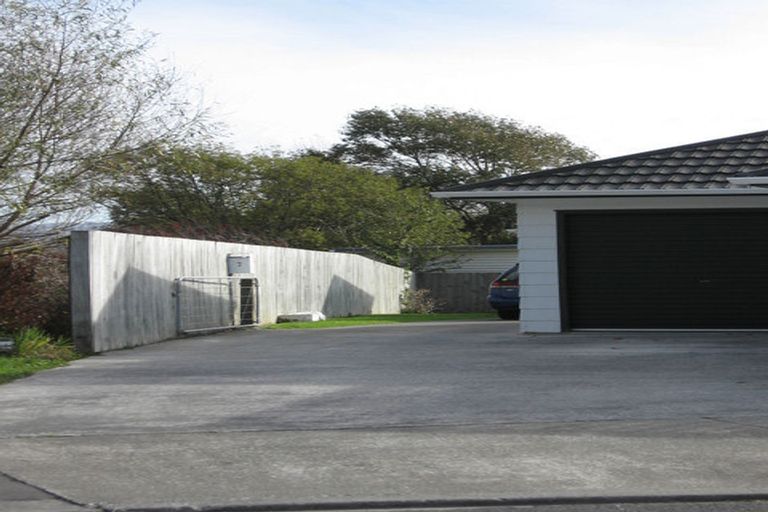 Photo of property in 7b Glenbrook Grove, Naenae, Lower Hutt, 5011