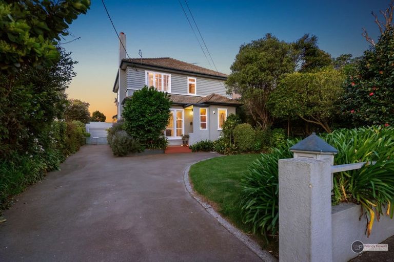 Photo of property in 5 Marina Grove, Hutt Central, Lower Hutt, 5010