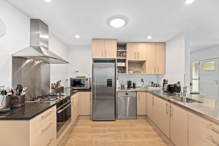 Photo of property in 66 Kahu Road, Fendalton, Christchurch, 8041