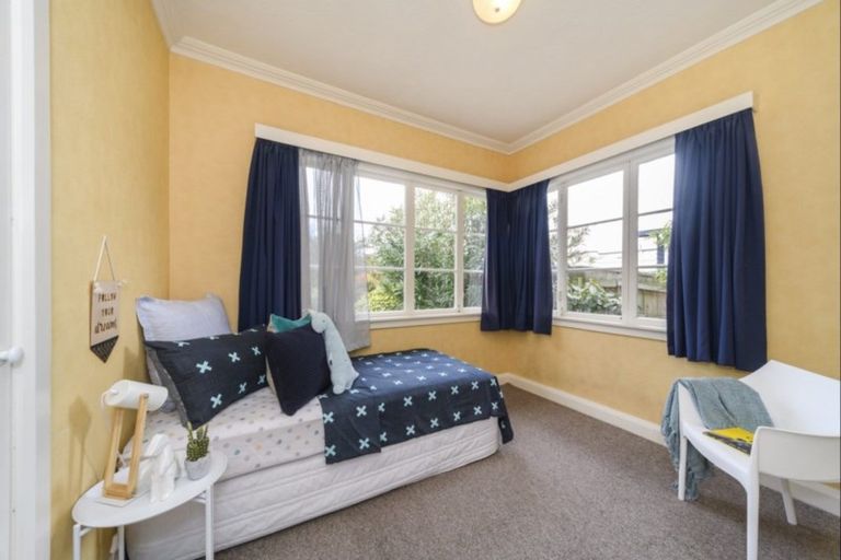 Photo of property in 26 Rangitira Avenue, Palmerston North, 4414