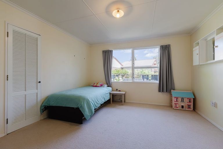 Photo of property in 23 Haast Place, Awapuni, Palmerston North, 4412