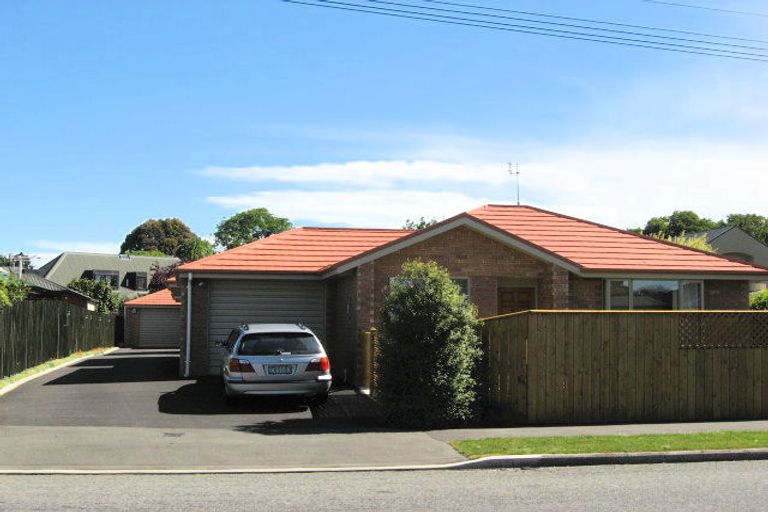 Photo of property in 3/3 Staveley Street, Avonhead, Christchurch, 8042