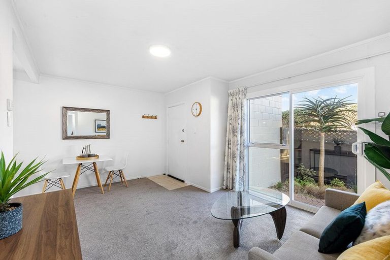Photo of property in 88d Aroha Avenue, Sandringham, Auckland, 1025