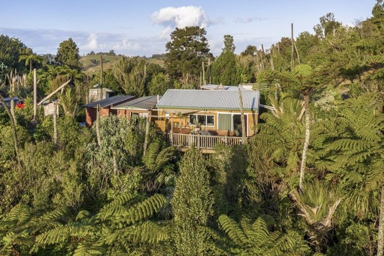 Photo of property in 872 Ponga Road, Opaheke, Papakura, 2584