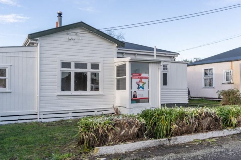 Photo of property in 100 Pembroke Street, Carterton, 5713
