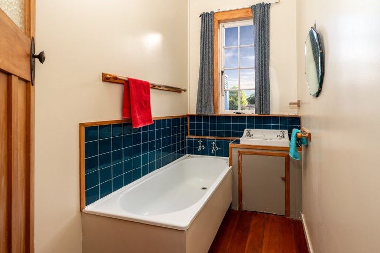 Photo of property in 44 Mills Road, Brooklyn, Wellington, 6021